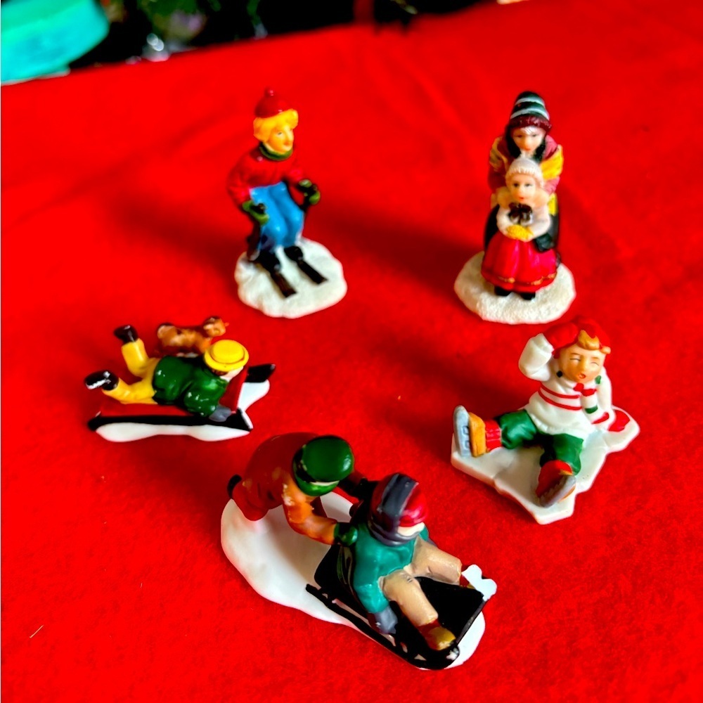 Vintage 1987 Ceramic Figurines Set of 5